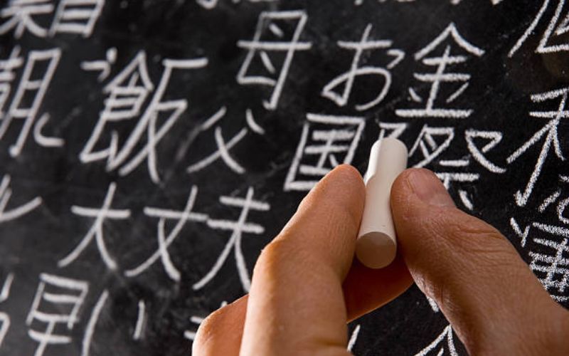 Đào tạo tiếng và tay nghề